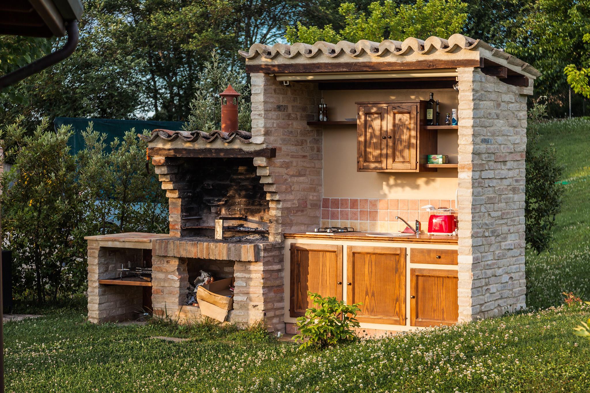 Garden Kitchen & BBQ Grill